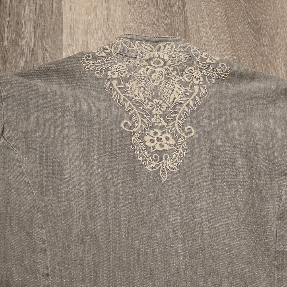 Chico's Gray Denim Embroidered Jacket Great Condition!! - Picture 7 of 8